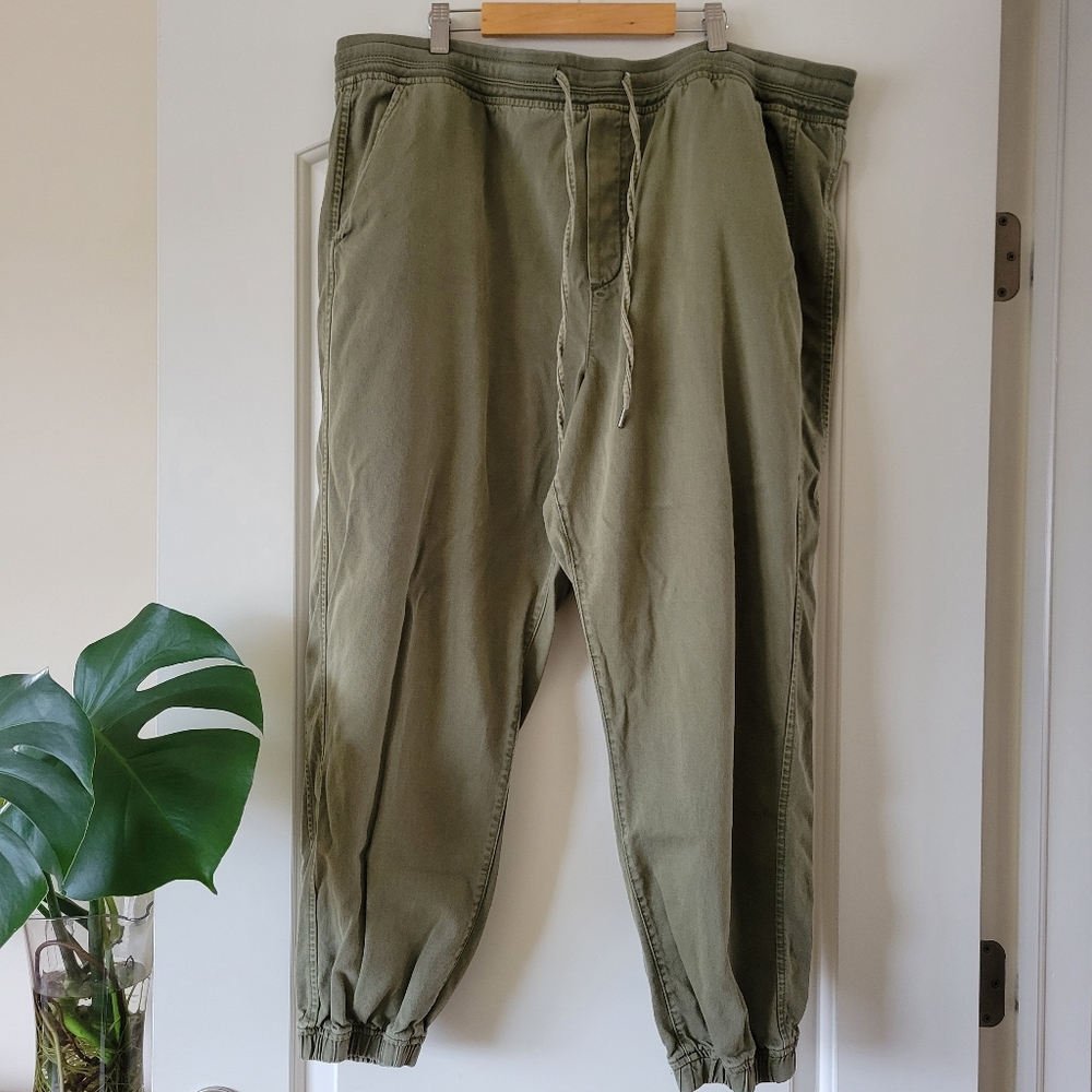 Gap Twill Jogger